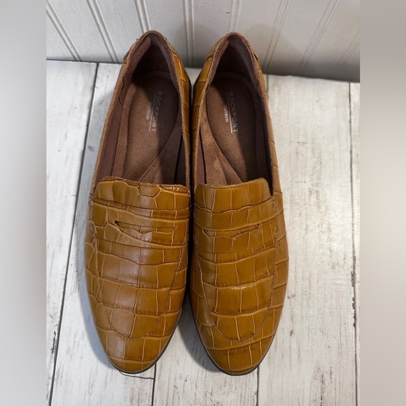 Rockport Women’s Total Motion Croc-Embossed Loafers Tan Leather Size 9 - Picture 4 of 15